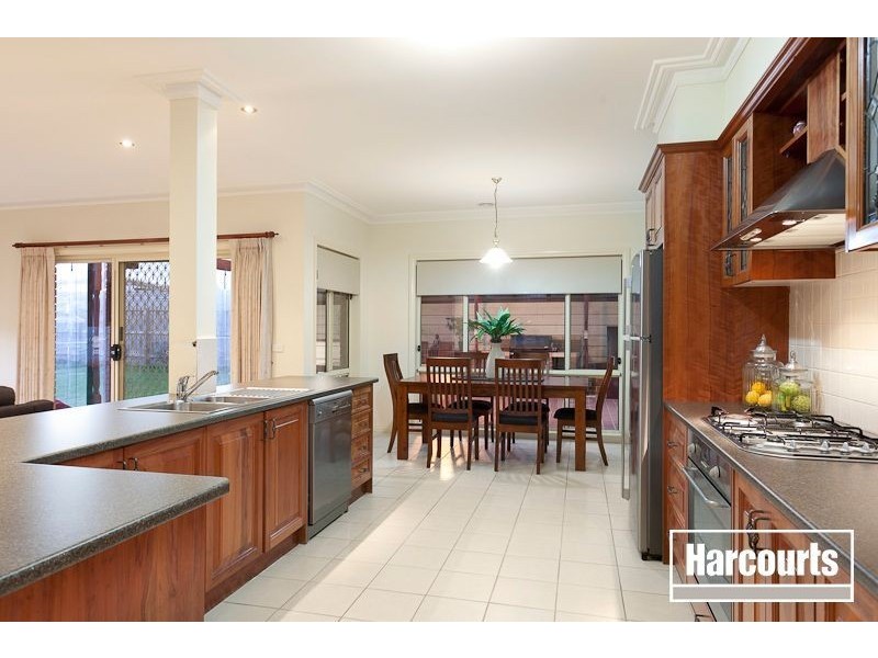 11 Murray Avenue, Pakenham VIC 3810