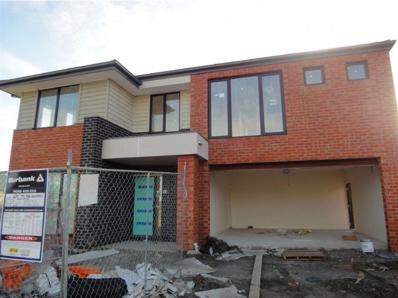 27 Park Orchard Grove, Pakenham VIC 3810