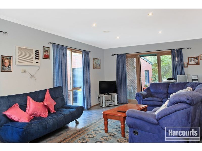 7 Emily Cl, Pakenham VIC 3810