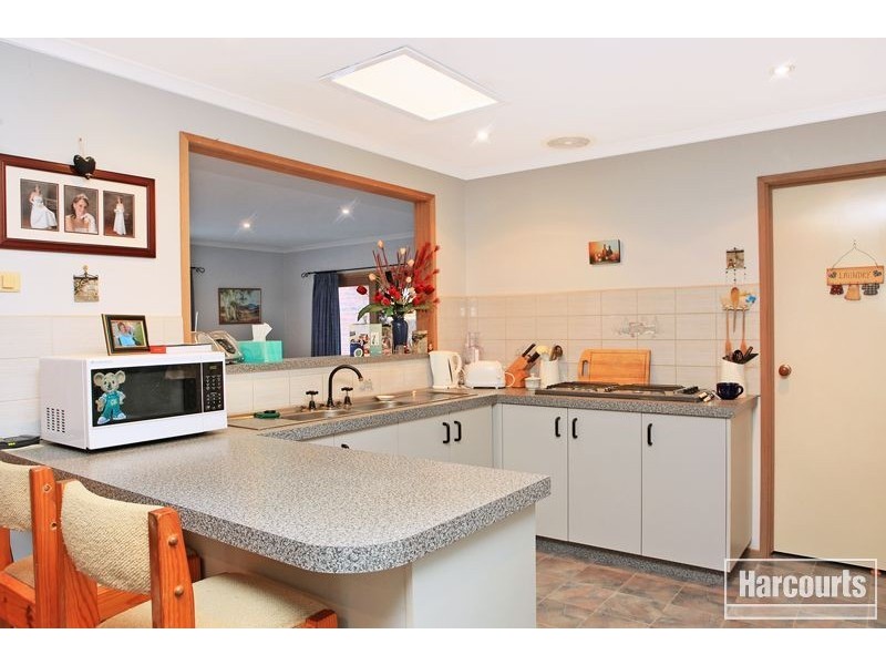 7 Emily Cl, Pakenham VIC 3810