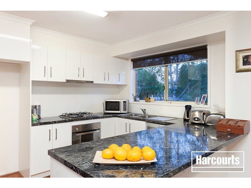 10 Dundee Court, Pakenham VIC 3810