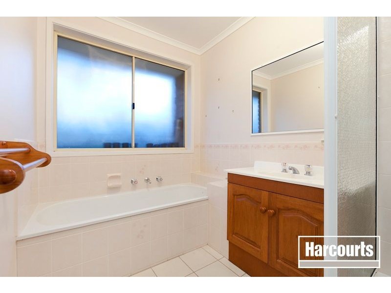 10 Dundee Court, Pakenham VIC 3810