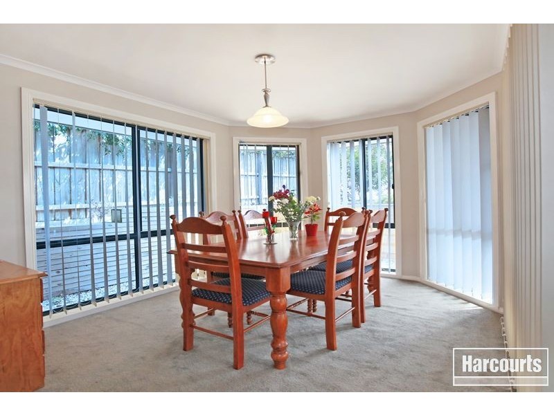 10 Overland Rise, Pakenham VIC 3810