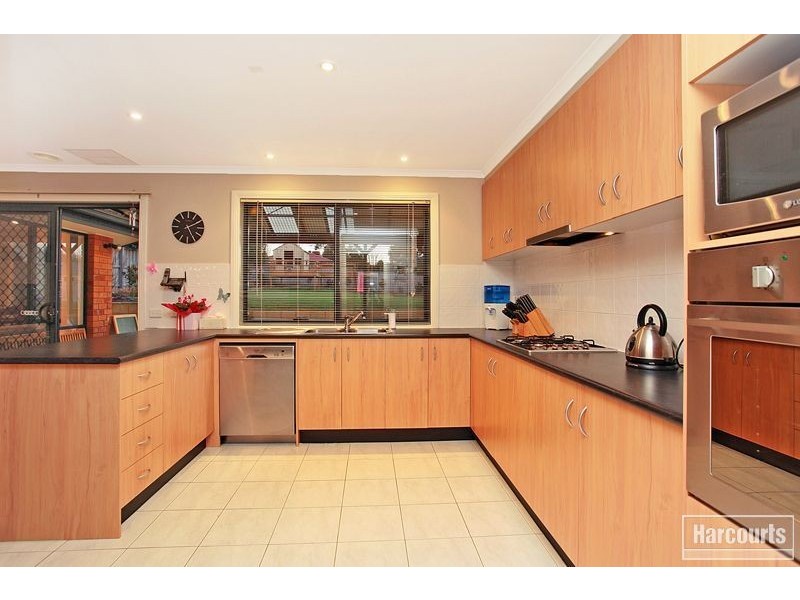 10 Overland Rise, Pakenham VIC 3810