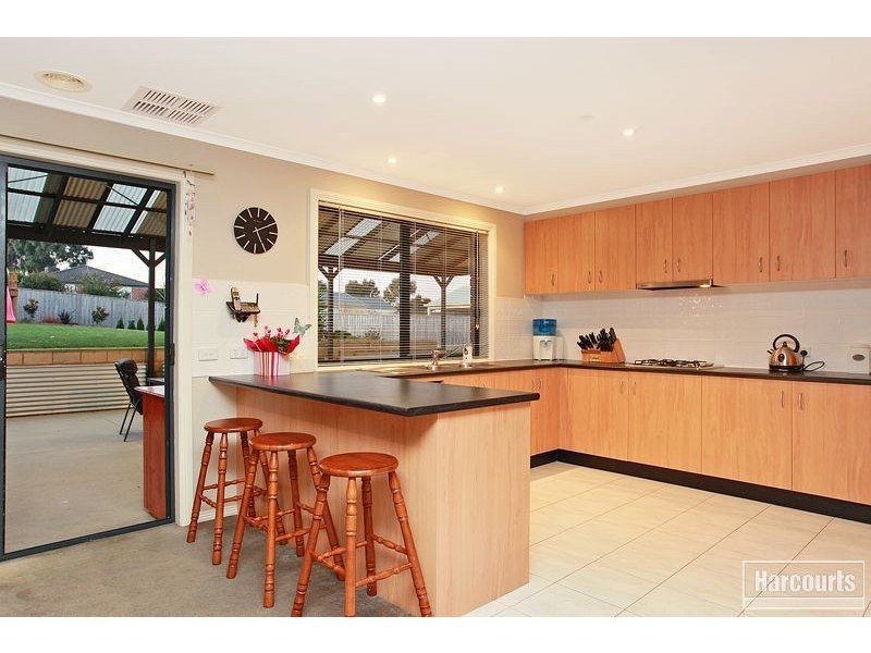 10 Overland Rise, Pakenham VIC 3810