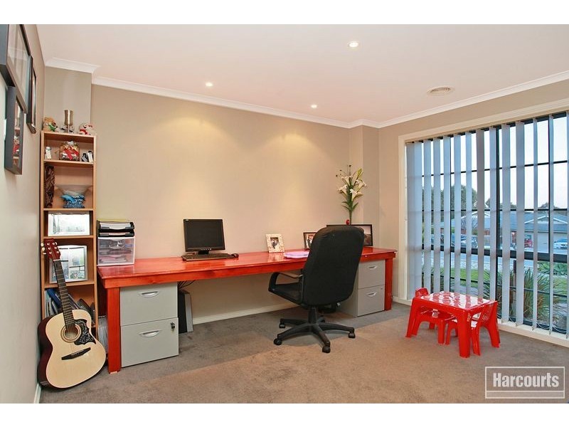 10 Overland Rise, Pakenham VIC 3810