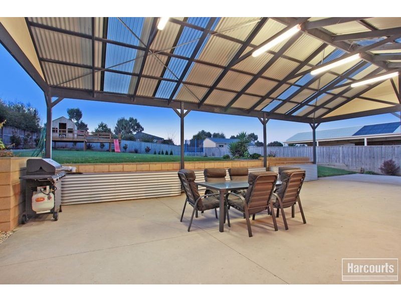 10 Overland Rise, Pakenham VIC 3810