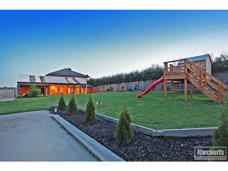 10 Overland Rise, Pakenham VIC 3810