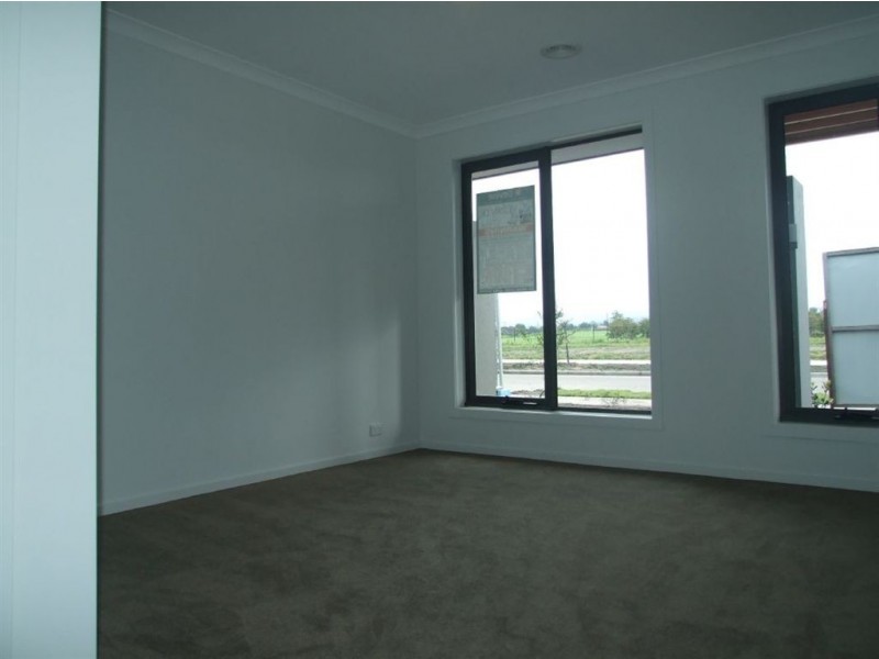 53 Victory Drive, Pakenham VIC 3810