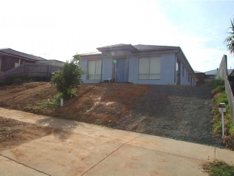 5 Yellow Gum Drive, Pakenham VIC 3810