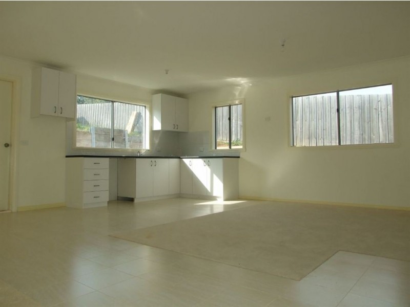 5 Yellow Gum Drive, Pakenham VIC 3810