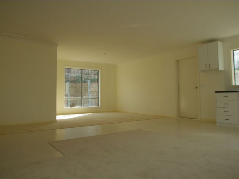 5 Yellow Gum Drive, Pakenham VIC 3810