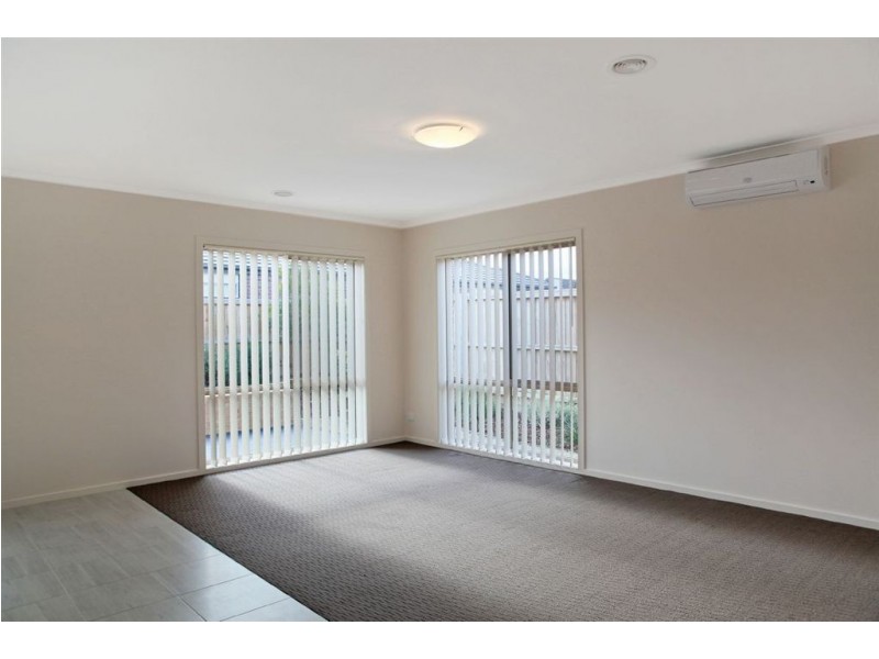 15 Devine Drive, Pakenham VIC 3810