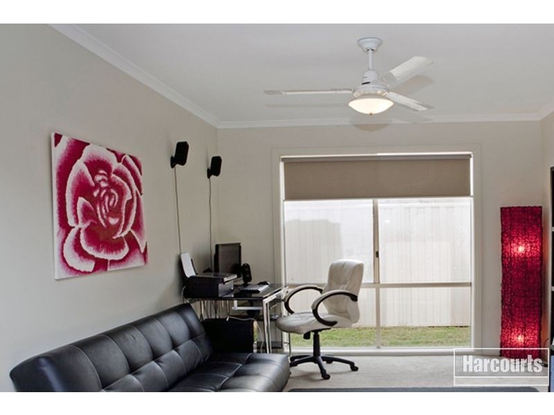 15 Pomegranite Way, Pakenham VIC 3810