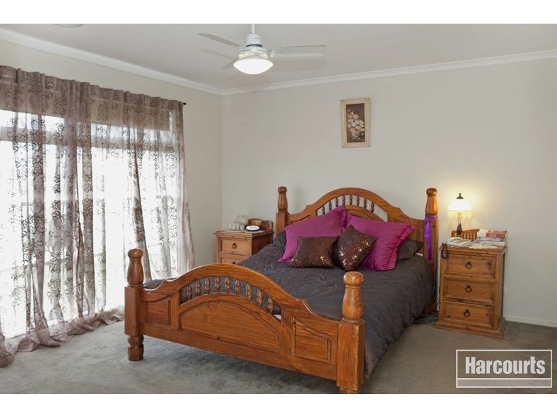 15 Pomegranite Way, Pakenham VIC 3810