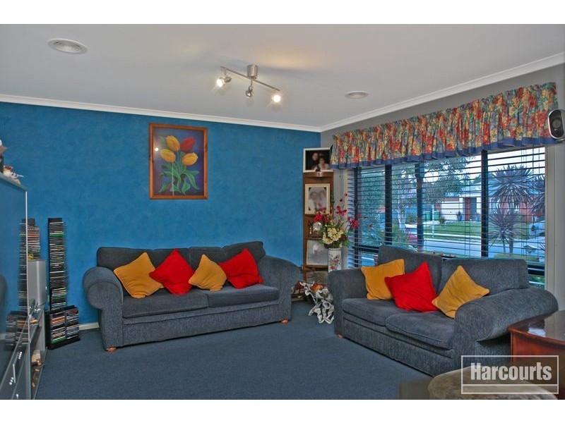 23 Sir Thomas Drive, Pakenham VIC 3810