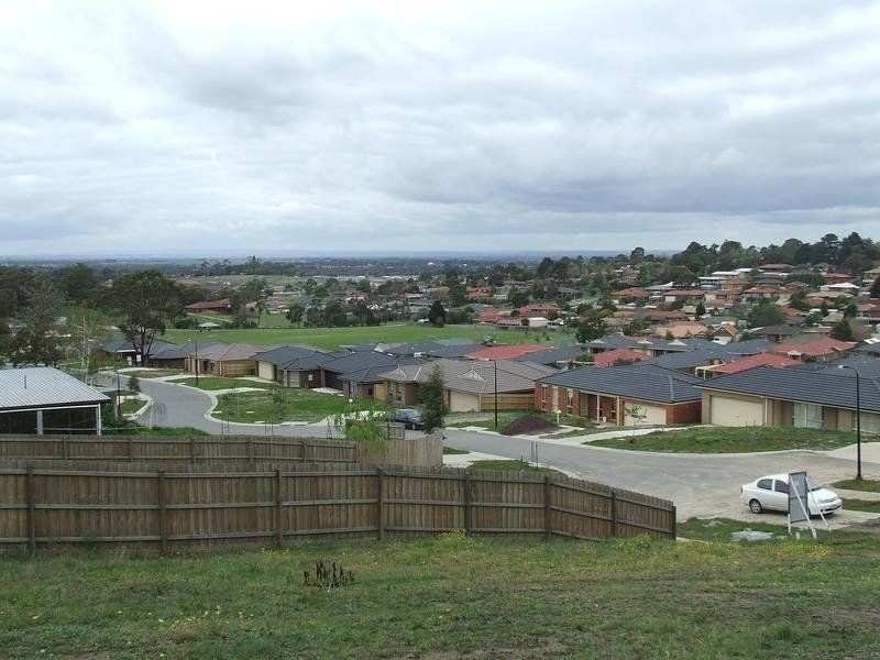 36 Meaby Dr, Pakenham VIC 3810