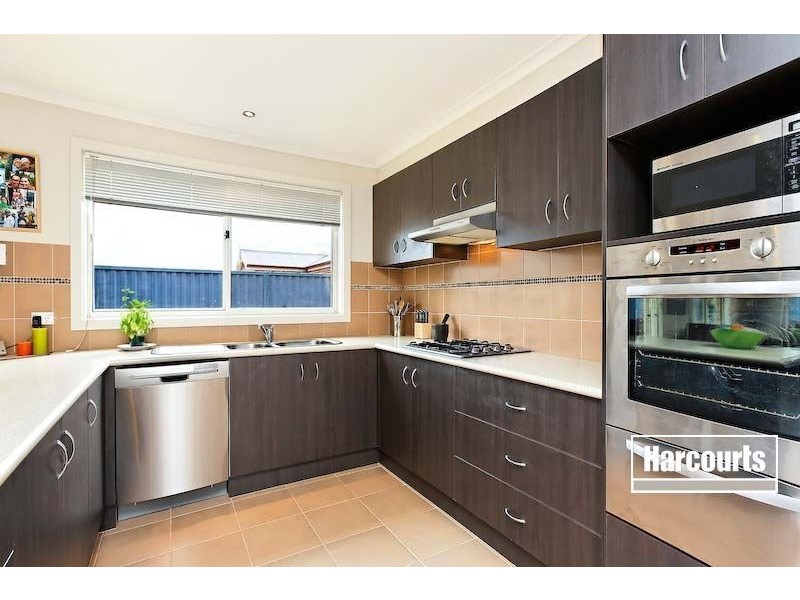 4 Dianella Close, Pakenham VIC 3810