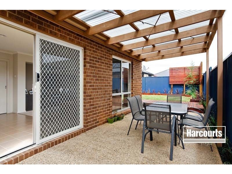 4 Dianella Close, Pakenham VIC 3810