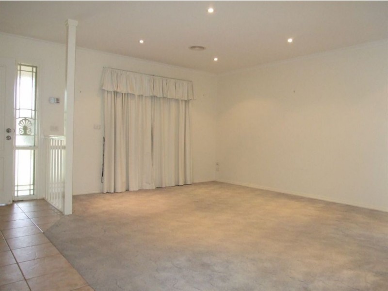 12 Grevillea Place, Pakenham VIC 3810