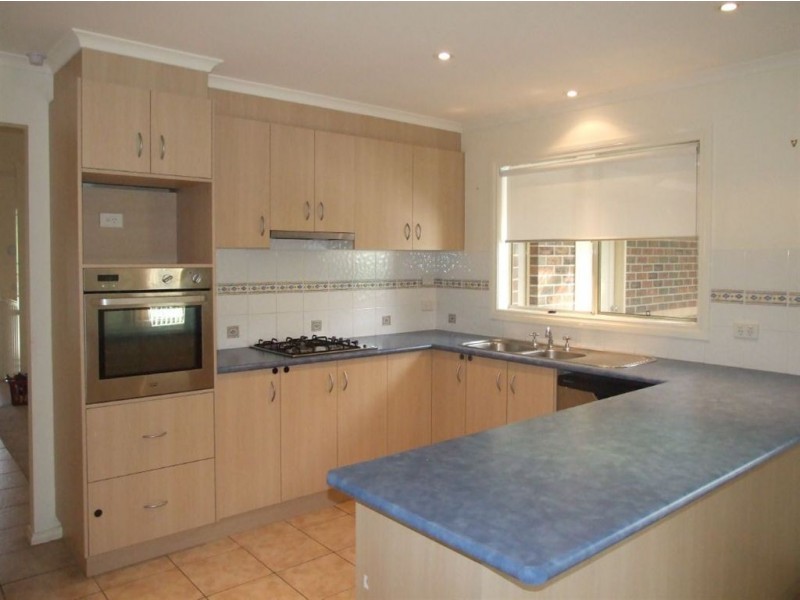 12 Grevillea Place, Pakenham VIC 3810