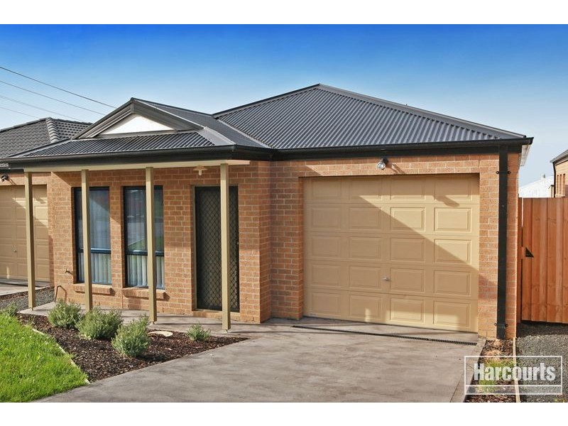 3/103 Army Road, Pakenham VIC 3810