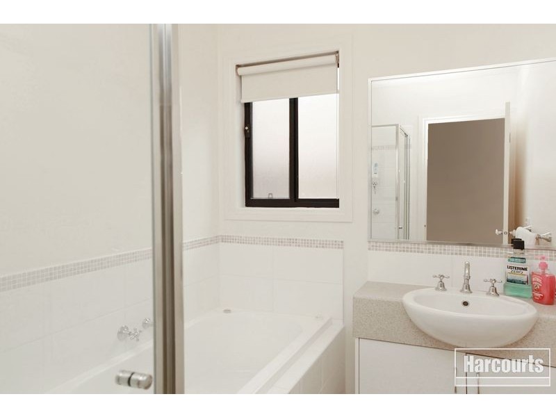 3/103 Army Road, Pakenham VIC 3810