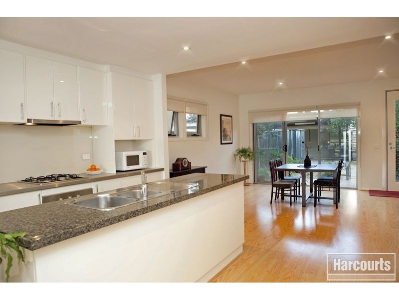 4/2 The Entrance, Pakenham VIC 3810
