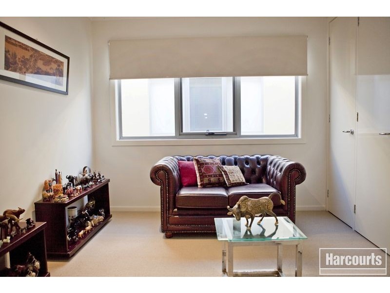 4/2 The Entrance, Pakenham VIC 3810
