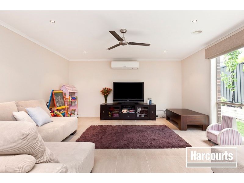 28 Lucerne Circuit, Pakenham VIC 3810