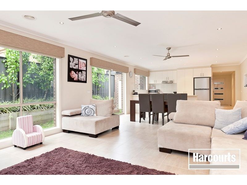 28 Lucerne Circuit, Pakenham VIC 3810