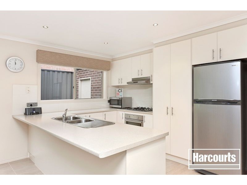 28 Lucerne Circuit, Pakenham VIC 3810