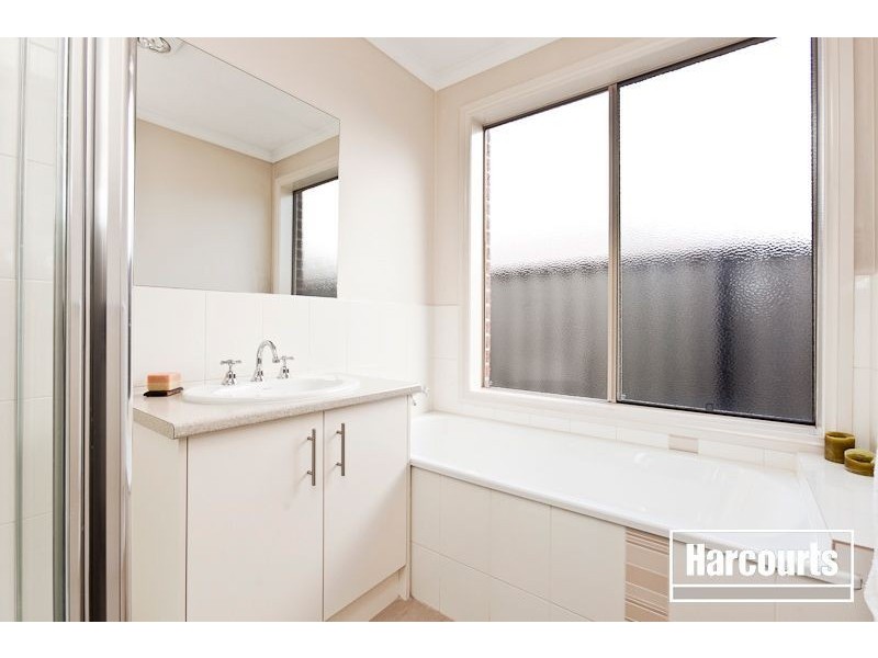 28 Lucerne Circuit, Pakenham VIC 3810