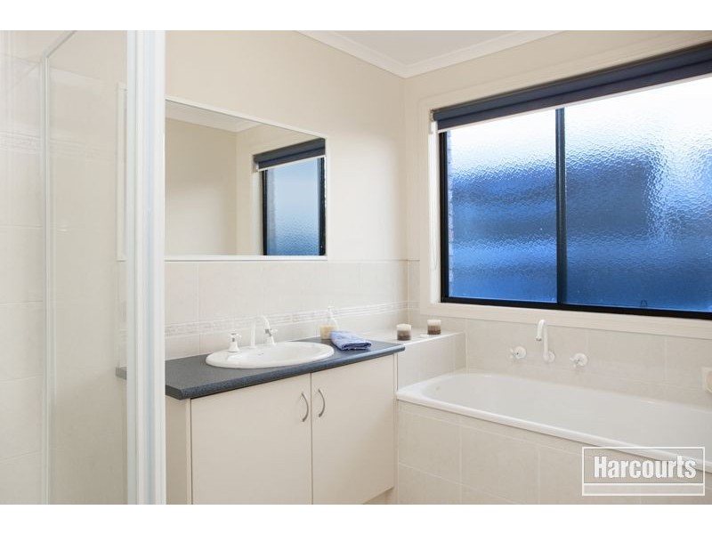 63 Sandalwood Drive, Pakenham VIC 3810