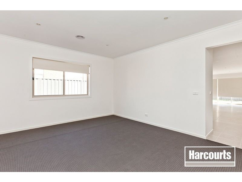 5 Macadamia Court, Pakenham VIC 3810