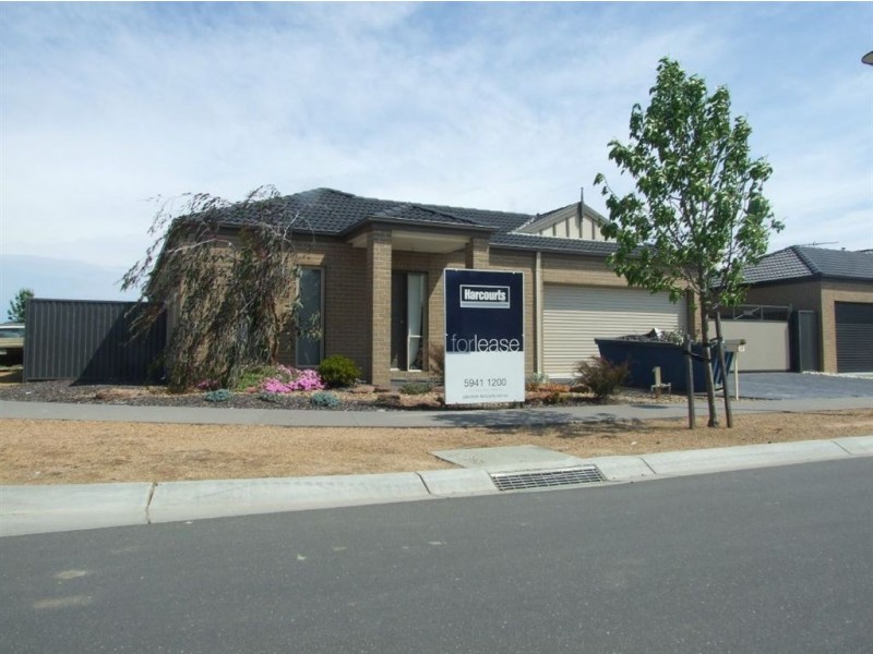 23 Joseph Banks Drive, Pakenham VIC 3810