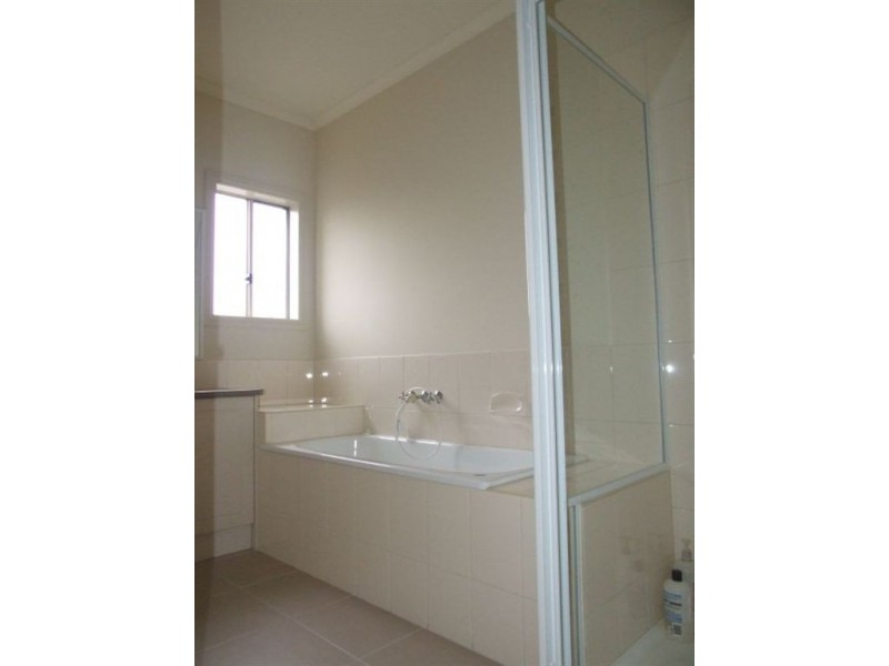 23 Joseph Banks Drive, Pakenham VIC 3810