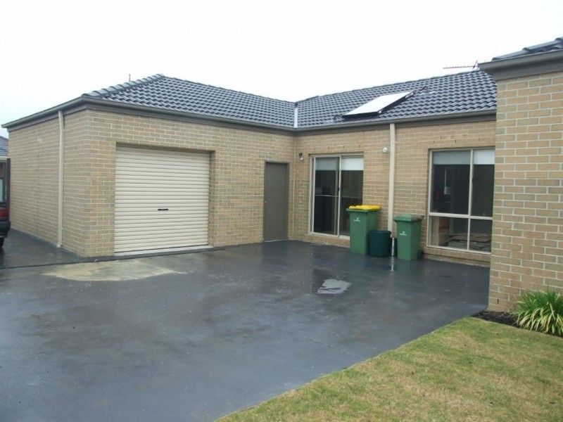 23 Joseph Banks Drive, Pakenham VIC 3810