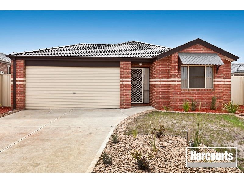 64 Bluehills Boulevard, Pakenham VIC 3810