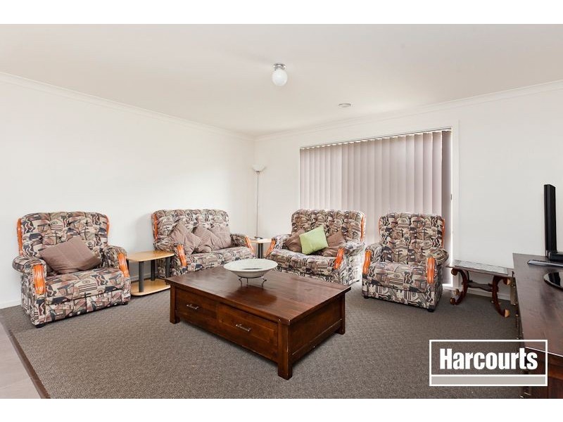 64 Bluehills Boulevard, Pakenham VIC 3810