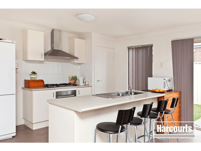 64 Bluehills Boulevard, Pakenham VIC 3810