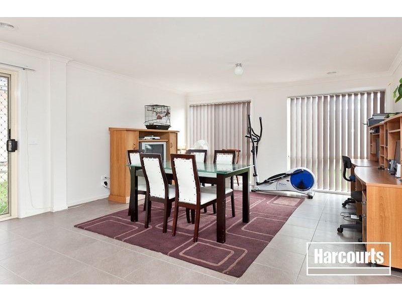 64 Bluehills Boulevard, Pakenham VIC 3810