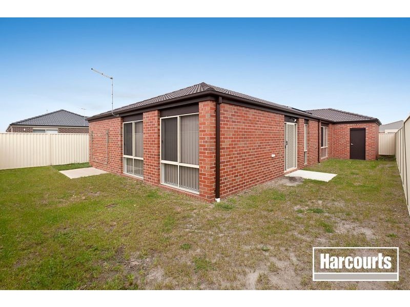 64 Bluehills Boulevard, Pakenham VIC 3810