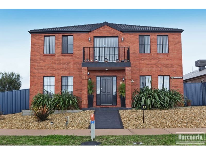 16 Laurina Link, Pakenham VIC 3810
