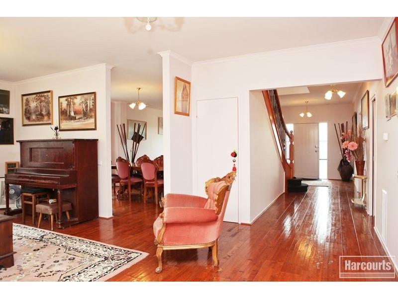 16 Laurina Link, Pakenham VIC 3810