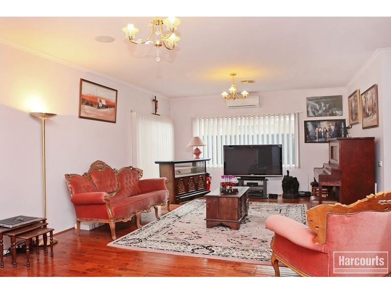 16 Laurina Link, Pakenham VIC 3810