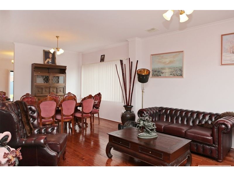 16 Laurina Link, Pakenham VIC 3810