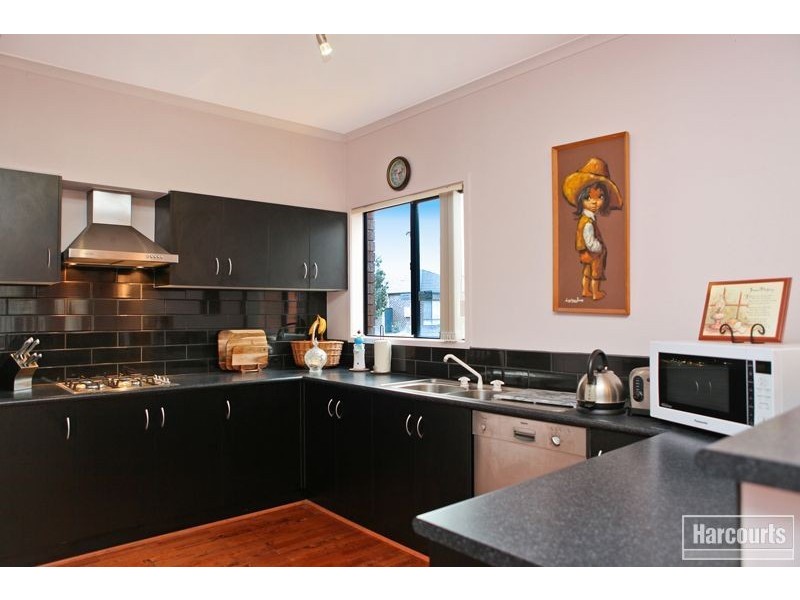 16 Laurina Link, Pakenham VIC 3810