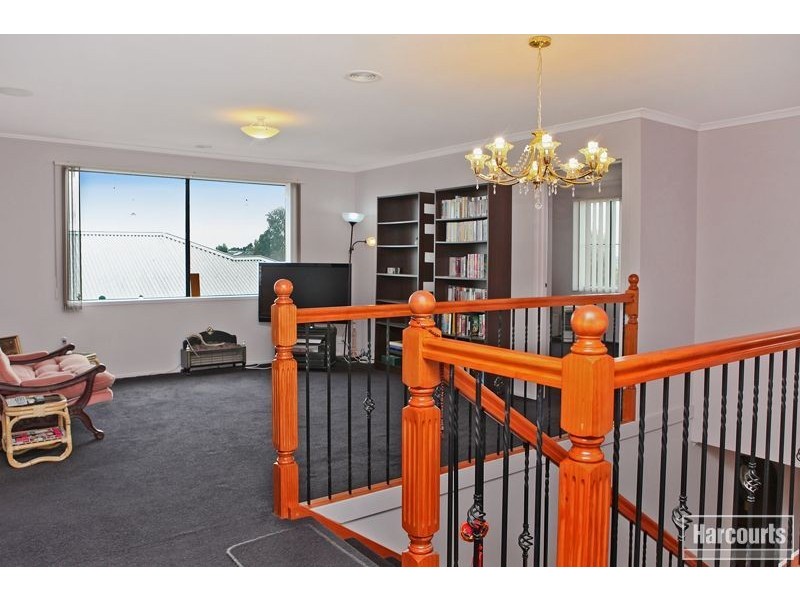 16 Laurina Link, Pakenham VIC 3810