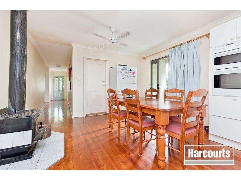 28 Leigh Drive, Pakenham VIC 3810